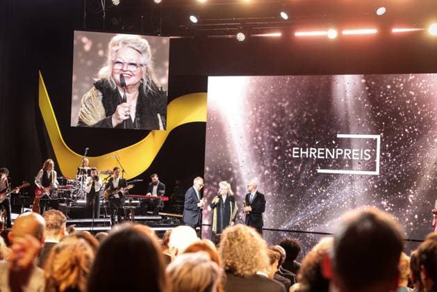 Deutscher Filmpreis 2024 EHRENPREIS Hanna Schygulla bei der Verleihung der Lola - Deutscher Filmpreis 2024 im Theater am Potsdamer Platz in Berlin 03.05.2024 Copyright: xEventpressx