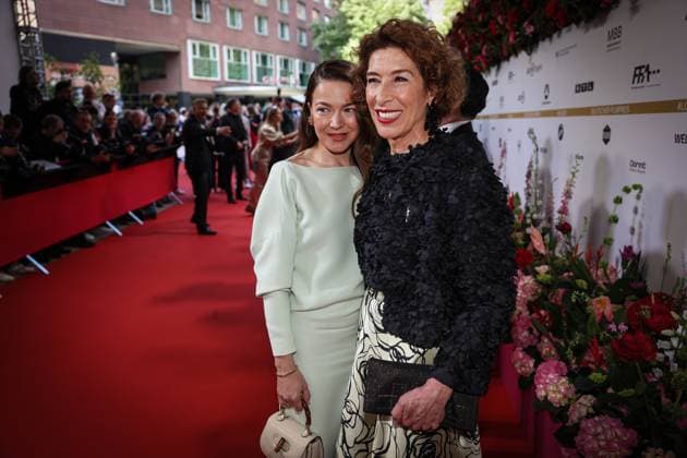 Deutscher Filmpreis 2024 Hannah Herzsprung , Adele Neuhauser auf dem Roten Teppich bei der Verleihung der Lola - Deutscher Filmpreis 2024 im Theater am Potsdamer Platz in Berlin Datum: 03.05.2024 Copyright: xEventpressx