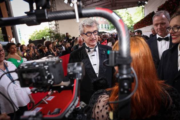 Deutscher Filmpreis 2024 Wim Wenders im Interview auf dem Roten Teppich bei der Verleihung der Lola - Deutscher Filmpreis 2024 im Theater am Potsdamer Platz in Berlin Datum: 03.05.2024 Copyright: xEventpressx