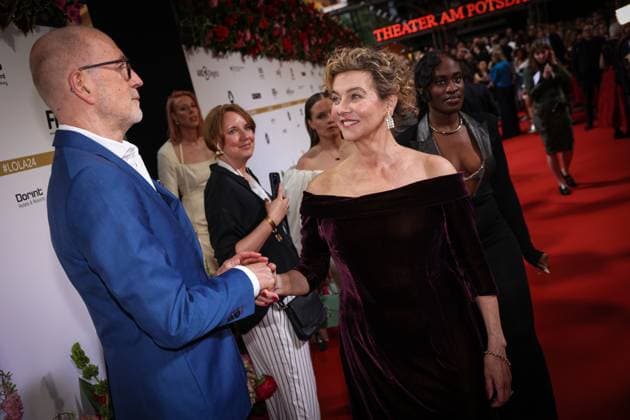 Deutscher Filmpreis 2024 Peter Lohmeyer Margarita Broich auf dem Roten Teppich bei der Verleihung der Lola - Deutscher Filmpreis 2024 im Theater am Potsdamer Platz in Berlin Datum: 03.05.2024 Copyright: xEventpressx