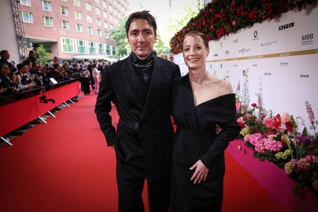Deutscher Filmpreis 2024 Ilker Catak und Leonie Benensch auf dem Roten Teppich bei der Verleihung der Lola - Deutscher Filmpreis 2024 im Theater am Potsdamer Platz in Berlin Datum: 03.05.2024 Copyright: xEventpressx