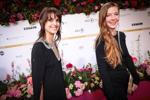 Deutscher Filmpreis 2024 Luise Befort Pheline Roggan auf dem Roten Teppich bei der Verleihung der Lola - Deutscher Filmpreis 2024 im Theater am Potsdamer Platz in Berlin Datum: 03.05.2024 Copyright: xEventpressx