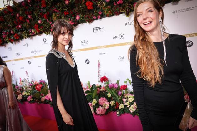 Deutscher Filmpreis 2024 Luise Befort Pheline Roggan auf dem Roten Teppich bei der Verleihung der Lola - Deutscher Filmpreis 2024 im Theater am Potsdamer Platz in Berlin Datum: 03.05.2024 Copyright: xEventpressx