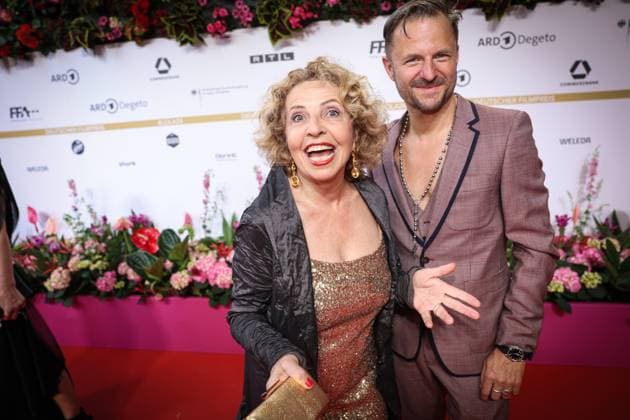 Deutscher Filmpreis 2024 Michaela May, Philipp Hochmair auf dem Roten Teppich bei der Verleihung der Lola - Deutscher Filmpreis 2024 im Theater am Potsdamer Platz in Berlin Datum: 03.05.2024 Copyright: xEventpressx