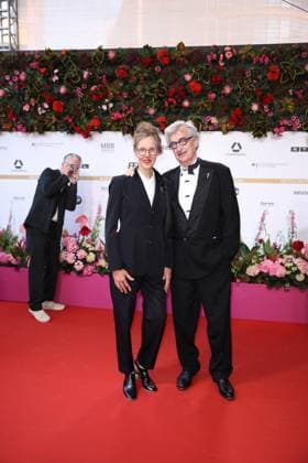 Award - Deutscher Filmpreis 2024 Donata Wenders und Wim Wenders beim Deutschen Filmpreis 2024 im Theater am Potsdamer Platz am 03.05.2024 in Berlin. Copyright: xEventpressxKochanx