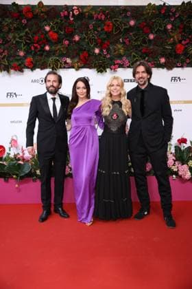 Award - Deutscher Filmpreis 2024 Quirin Berg, Kara Ann Hecker, Tina Kaiser und Max Wiedemann beim Deutschen Filmpreis 2024 im Theater am Potsdamer Platz am 03.05.2024 in Berlin. Copyright: xEventpressxKochanx