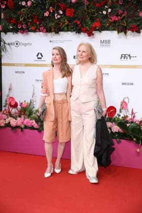 Award - Deutscher Filmpreis 2024 Odine Johne und Maren Kroymann beim Deutschen Filmpreis 2024 im Theater am Potsdamer Platz am 03.05.2024 in Berlin. Copyright: xEventpressxKochanx