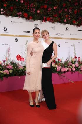Award - Deutscher Filmpreis 2024 Gizem Emre und Jella Haase beim Deutschen Filmpreis 2024 im Theater am Potsdamer Platz am 03.05.2024 in Berlin. Copyright: xEventpressxKochanx