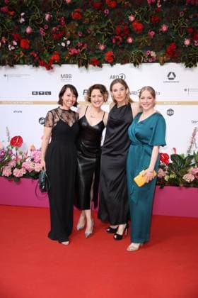 Award - Deutscher Filmpreis 2024 Wanda Perdelwitz, Jeannine Michaelsen und Jasmin Schwiers beim Deutschen Filmpreis 2024 im Theater am Potsdamer Platz am 03.05.2024 in Berlin. Copyright: xEventpressxKochanx