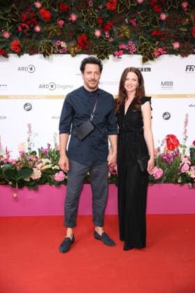 Award - Deutscher Filmpreis 2024 Fahri Yardim und Beatrix Tannert beim Deutschen Filmpreis 2024 im Theater am Potsdamer Platz am 03.05.2024 in Berlin. Copyright: xEventpressxKochanx