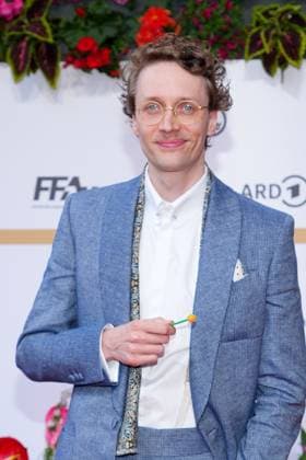 Julius Feldmeier bei der Ankunft zur Verleihung Deutscher Filmpreis am 3.05.2024 in Berlin Deutscher Filmpreis 2024 in Berlin