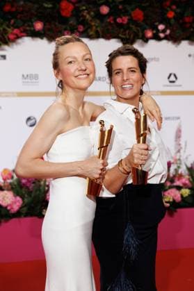 Deutscher Filmpreis 2024 Christina Baier und Alisza Pfeifer beim Deutschen Filmpreis 2024 im Theater am Potsdamer Platz am 03.05.2024 in Berlin. Copyright: xEventpressxKochanx