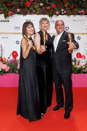 Deutscher Filmpreis 2024 Melanie Andernach, Steffi Niederzoll und Knut Losen beim Deutschen Filmpreis 2024 im Theater am Potsdamer Platz am 03.05.2024 in Berlin. Copyright: xEventpressxKochanx