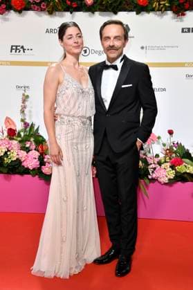 Katharina Nesytowa und Aleksandar Jovanovic bei der 74. Verleihung des Deutschen Filmpreises 2024 im Theater am Potsdamer Platz. Berlin, 03.05.2024