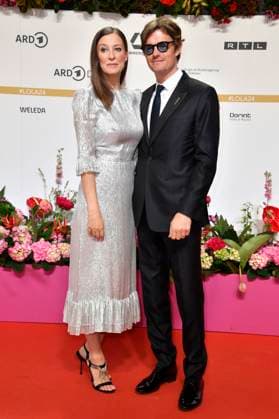 Alexandra Maria Lara mit Ehemann Sam Riley bei der 74. Verleihung des Deutschen Filmpreises 2024 im Theater am Potsdamer Platz. Berlin, 03.05.2024
