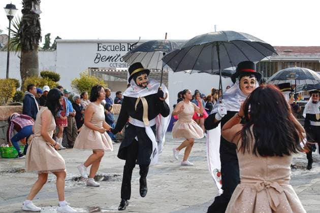 Participants take part during the last day of the annual Tlaxcala carnival, one of the most important folkloric and cultural events in the State of Tlaxcala, named Intangible Cultural Heritage of the State of Tlaxcala in 2013. Mexico City USA - ZUMAe321 20240504_zia_e321_001 Copyright: xESSENExHERNANDEZx