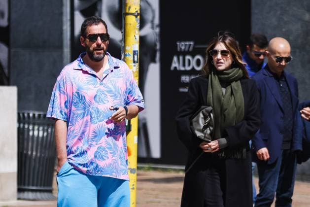 Milan, Celebrity Sightings - Adam Sandler and Jackie Sandler go shopping in Via Monte Napoleone during a day off from set Milan, Celebrity Sightings - Adam Sandler and Jackie Sandler go shopping in Via Monte Napoleone during a day off from set. In the photo: Adam Sandler and Jackie Sandler walk through the streets of the center on a day off from filming Milan Italy  Copyright: xIPA ABACAx