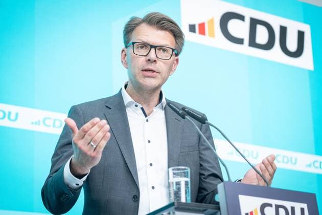 CDU Deutschlands - Pressekonferenz nach Gremiensitzungen am Tag vor Beginn 36. Bundesparteitag Daniel Caspary, MdEP und Vorsitzender der CDU CSU-Gruppe im Europäischen Parlament;CDU Deutschlands - Pressekonferenz nach Gremiensitzungen am Tag vor Beginn 36. Bundesparteitag Daniel Caspary, MdEP und Vorsitzender der CDU CSU-Gruppe im Europäischen Parlament, Berlin Berlin Deutschland Konrad-Adenauer-Haus *** CDU Germanys press conference after committee meetings on the day before the start of 36 Federal Party Conference Daniel Caspary, MEP and Chairman of the CDU CSU Group in the European Parliament CDU Germanys press conference after committee meetings on the day before the start of 36 Federal Party Conference Daniel Caspary, MEP and