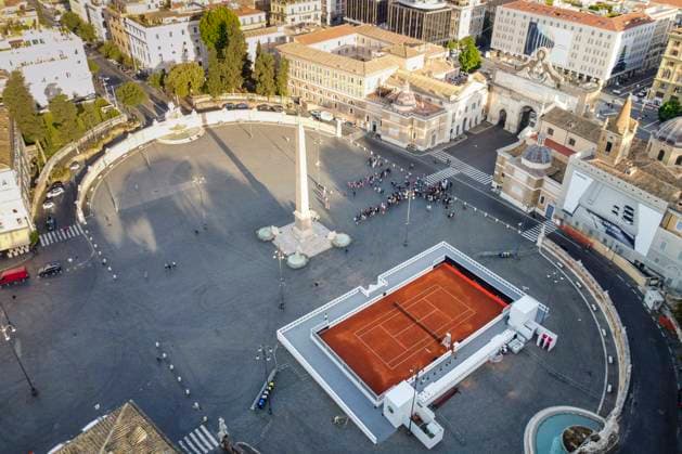 News Bilder des Tages Rom, Tennisplatz auf der Piazza del Popolo wirbt für die Italian Open May 6, 2024, Rome, Lazio, Italy: (EDITOR S NOTE: Image taken by a drone) .Aerial view of Piazza del Popolo. Rome is preparing for the Italian Open tennis tournament - Internazionali BNL d Italia, by setting up a red clay court in the central Piazza del Popolo. Rome Italy - ZUMAs197 20240506_aaa_s197_022 Copyright: xStefanoxCostantinox