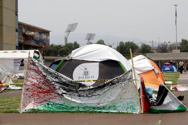 University Students Continue the Pro-Palestine Strike Students from the Universidad Autonoma de Mexico (UNAM), remain on strike in a camp tent installed at esplanade of the University s Rectorate, demanding an end to the genocide against the Palestinian people and the breaking of relations with the State of Israel. on May 6, 2024 in Mexico City, mexico. (Photo by Luis Barron Eyepix Group) Copyright: xLuisxBarronx xEyepixxGroupx LB 20240506P17