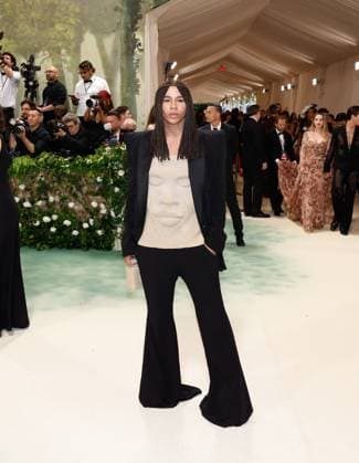 Olivier Rousteing arrives on the red carpet at the 2024 Met Gala celebrating Sleeping Beauties: Reawakening Fashion at The Metropolitan Museum of Art on Monday, May 6, 2024 in New York City.  NYP20240506242 JOHNxANGELILLO