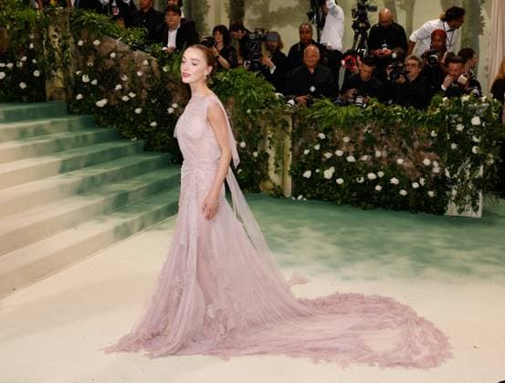 Phoebe Dynevor arrives on the red carpet at the 2024 Met Gala celebrating Sleeping Beauties: Reawakening Fashion at The Metropolitan Museum of Art on Monday, May 6, 2024 in New York City.  NYP20240506291 JOHNxANGELILLO