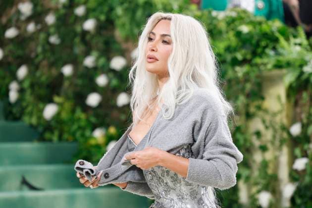 Kim Kardashian arrives on the red carpet at the 2024 Met Gala celebrating Sleeping Beauties: Reawakening Fashion at The Metropolitan Museum of Art on Monday, May 6, 2024 in New York City.  NYP20240506560 JOHNxANGELILLO