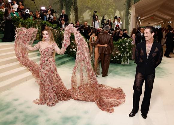 Dove Cameron and Damiano David arrive on the red carpet at the 2024 Met Gala celebrating Sleeping Beauties: Reawakening Fashion at The Metropolitan Museum of Art on Monday, May 6, 2024 in New York City.  NYP20240506244 JOHNxANGELILLO