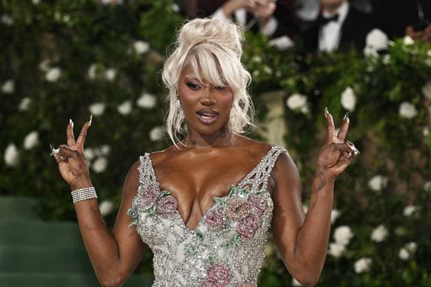 The 2024 Met Gala Celebrating Sleeping Beauties: Reawakening Fashion - Arrivals - NYC French-Malian musician Aya Nakamura attends the 2024 Costume Institute Benefit for Sleeping Beauties: Reawakening Fashion at The Metropolitan Museum of Art on May 06, 2024 in New York City, USA. Photo by DNphotography ABACAPRESS.COM NEW-YORK United States  Copyright: xDNPhotography ABACAx