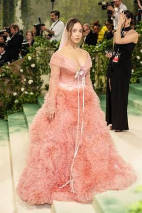 Celebrities attend the 2024 Met Gala Celebrating ?Sleeping Beauties: Reawakening Fashion? at The Metropolitan Museum of Art in New York City Featuring: Laufey Where: New York, United States When: 06 May 2024 Credit: Michael Stewart INSTARimages.com EDITORIAL USE ONLY. NOT FOR USE BY NEWSPAPERS BASED IN THE UK. Copyright: xMichaelxStewartx instar53714818
