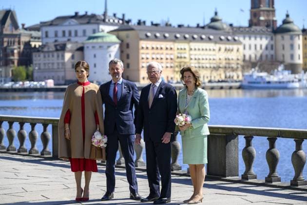 Entertainment Bilder des Tages Queen Mary of Denmark, King Frederik of Denmark, Queen Silvia of Sweden, King Carl Gustaf of Sweden attend a luncheon at Stockholm City Hall Featuring: Queen Mary of Denmark, King Frederik of Denmark, Queen Silvia of Sweden, King Carl Gustaf of Sweden Where: Stockholm, Sweden When: 07 May 2024 Credit: Cover Images EDITORIAL USE ONLY. NOT FOR USE BY NEWSPAPERS BASED IN THE UK. Copyright: xx coverimg53716155