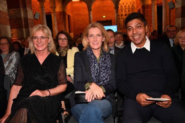 Ulrike Scharf, Dr. Maria Furtwängler und Giovane Elber Verleihung der Bayerischen Staatsmedaille für soziale Verdienste 2024 Heilige Hofkirche München 07. Mai 2024
