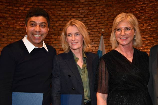 Giovane Elber, Dr. Maria Furtwängler und Ulrike Scharf Verleihung der Bayerischen Staatsmedaille für soziale Verdienste 2024 Heilige Hofkirche München 07. Mai 2024