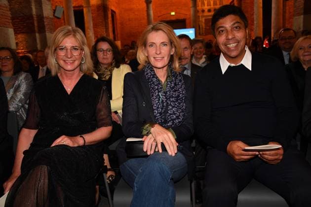 Ulrike Scharf, Dr. Maria Furtwängler und Giovane Elber Verleihung der Bayerischen Staatsmedaille für soziale Verdienste 2024 Heilige Hofkirche München 07. Mai 2024