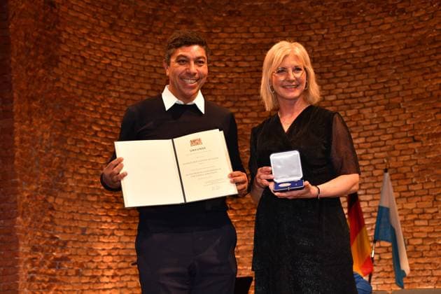 Giovane Elber und Ulrike Scharf Verleihung der Bayerischen Staatsmedaille für soziale Verdienste 2024 Heilige Hofkirche München 07. Mai 2024