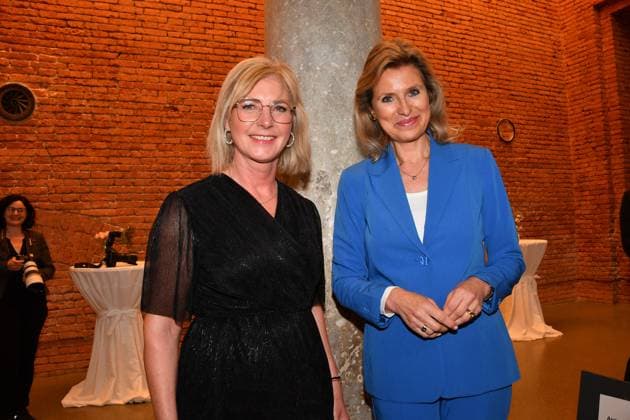 Ulrike Scharf und Anouscha Horn Verleihung der Bayerischen Staatsmedaille für soziale Verdienste 2024 Heilige Hofkirche München 07. Mai 2024