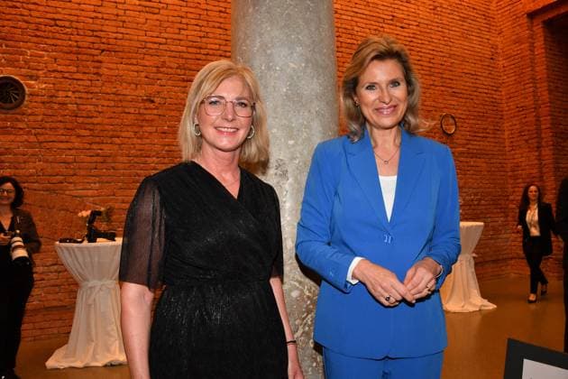 Ulrike Scharf und Anouscha Horn Verleihung der Bayerischen Staatsmedaille für soziale Verdienste 2024 Heilige Hofkirche München 07. Mai 2024