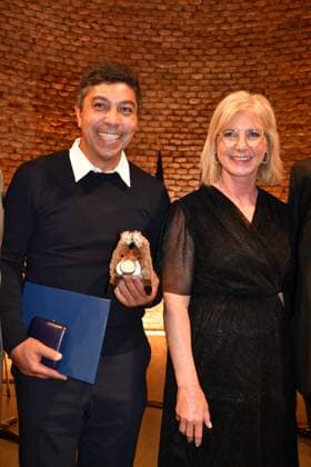 Ulrike Scharf und Giovane Elber Verleihung der Bayerischen Staatsmedaille für soziale Verdienste 2024 Heilige Hofkirche München 07. Mai 2024