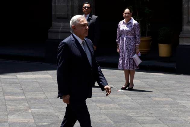 Mexico s President, Andres Manuel Lopez Obrador, during the welcoming ceremony of the working visit of the Prime Minister of Belize, Juan Antonio BriseoÂ±o, in the Patio Honor in the National Palace. Mexico City Mexico - ZUMAe321 20240507_zia_e321_004 Copyright: xLuisxBarronx