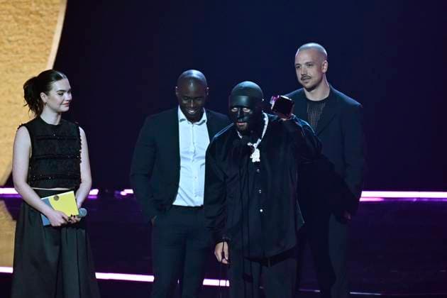 STOCKHOLM, SVERIGE 20240508 C. Gambino tilldelas priset Arets Hiphop vid Grammisgalan pa Annexet pa onsdagen. STOCKHOLM SVERIGE x10050x *** STOCKHOLM, SWEDEN 20240508 C Gambino is awarded the Hiphop of the Year award at the Grammis Gala at the Annex on Wednesday STOCKHOLM SWEDEN x10050x  Copyright: xPontusxLundahl TTx GRAMMISGALAN 2024 6djBIwEpTIE