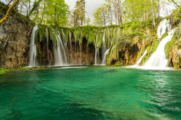Galovac-Wasserfall Der Wasserfall Galovacki Buk im Nationalpark Plitvicer Seen, Kroatien, Europa Galovacki Buk waterfall, Plitvice Lakes National Park, Croatia, Europe *** Galovac waterfall The Galovacki Buk waterfall in Plitvice Lakes National Park, Croatia, Europe Galovacki Buk waterfall, Plitvice Lakes National Park, Croatia, Europe