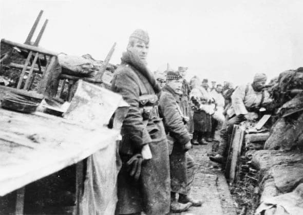 RECORD DATE NOT STATED British troops in France 2nd Battalion Royal Scots Fusiliers, 7th Division, in the trenches at La Boutillerie on the Western Front in France during World War I in Winter 1914-1915 Date: 1914-1915  Copyright: Copyrightx(c)Geminix2023.xCredit:xGemini 10267053