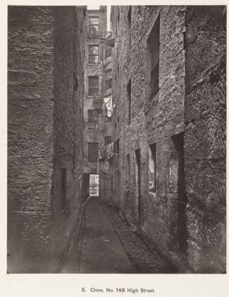 RECORD DATE NOT STATED The Slums of Glasgow, Thomas Annan (attributed to), 1868 - 1877 photograph Glasgow photographic support. cardboard carbon print lane, alley Glasgow Copyright: xpiemagsx rknbpie14012024-57326 !ACHTUNG AUFNAHMEDATUM GESCHÄTZT!