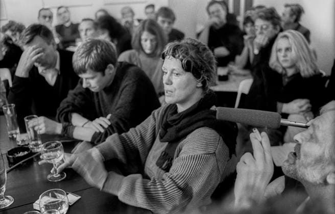 Zensur in der DDR Deutschland, Berlin, 15.02.1991, Gesprächsrunde Erfahrung mit der Zensur, im Haus Drama in der Clara-Zetkin-Straße, (Brigitte Struzyk (Mitte), Â *** Censorship in the GDR Germany, Berlin, 15 02 1991, discussion round Experience with Censorship, in the House of Drama in Clara Zetkin Straße, Brigitte Struzyk Mitte , Â