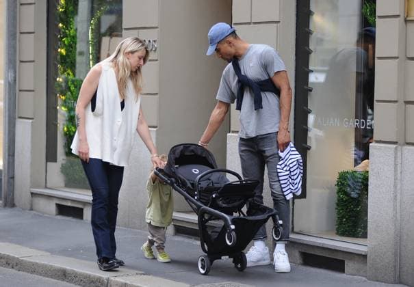Milan, 14-05-2024 Maodo Lo, German basketball player who was world champion in 2023 in China with the GERMAN national team and now with Armani, walks through the streets of the center together with his girlfriend and son.  Copyright: xMimmoxCarrierox xipa-agency.netx xMIMMOxCARRIERO-x IPA_Agency_IPA46053759