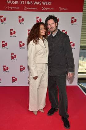36. Fred Jay Preis der GEMA in Berlin Joy Denalane, Max Herre, Ankunft, roter Teppich im bcc Berlin der 36. Fred Jay Preis 2024 im Rahmen des GEMA Mitgliederfestes in Berlin 14.05.2024