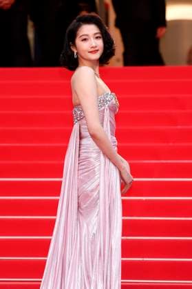 Guan Xiaotong bei der Opening Ceremony mit der Premiere des Kinofilms Le deuxieme acte The Second Act auf dem Festival de Cannes 2024 77. Internationale Filmfestspiele von Cannes im Palais des Festivals. Cannes, 14.05.2024