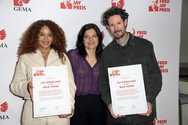Joy Denalane, Jasmin Tabatabai und Max Herre bei der Verleihung des Fred Jay Preises 2024 im bcc Berlin Congress Center. Berlin, 14.05.2024