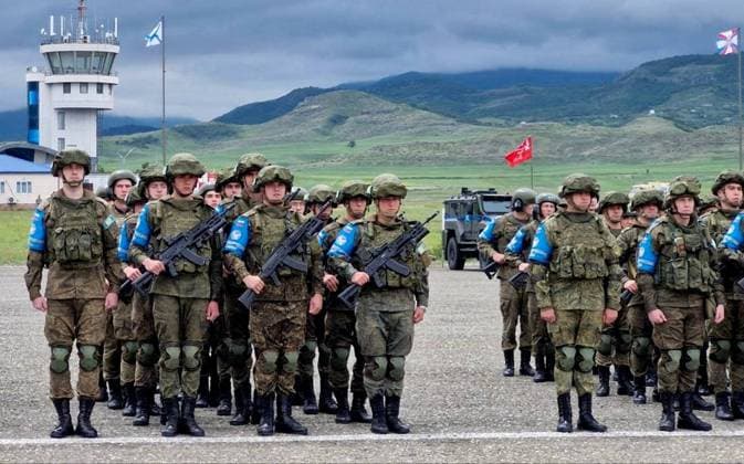 Bilder des Jahres 2024, News 05 Mai News Themen der Woche KW20 News Bilder des Tages Aserbaidschan, Zeremonie für russische Friedenstruppe in Bergkarabach Azerbaijan Russia Karabakh Peacekeepers 8683115 15.05.2024 Servicemen of Russian peacekeeping troops stand in formation during a ceremony marking the withdrawal of Russian forces from Karabakh region, where they have been stationed as peacekeepers since the end of a war in 2020, in Khodjaly, Karabakh region, Azerbaijan. Kamale Aliyeva Sputnik Azerbaijan  Copyright: xKamalexAliyevax