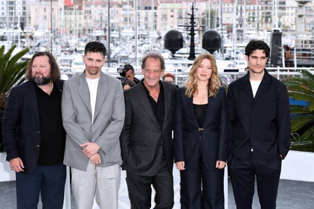 Internationale Filmfestspiele von Cannes, La deuxieme acte Photocall Cannes, 77th Cannes Film Festival 2024 Photocall film Le Deuxieme Act (The Second Act) In the photo: Manuel Guillot, RaphaÃ«l Quenard, Vincent Lindon, LÃ a Seydoux, Louis Garrel  Copyright: xAlbertoxTerenghix xipa-agency.nex xPoolxPhotoxEventsx03x IPA_Agency_IPA46091679